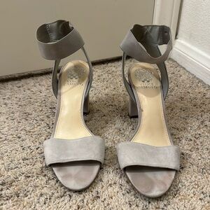 Vince Camunito grey box heel